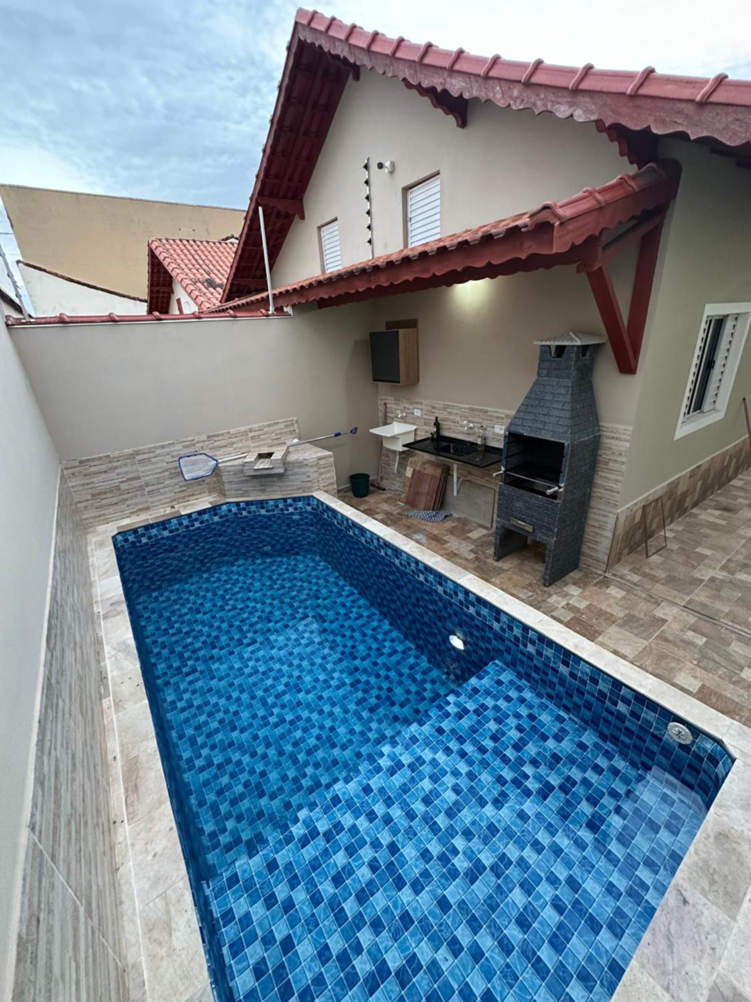 Casa Na Com Piscina - - Drake House Holiday home *